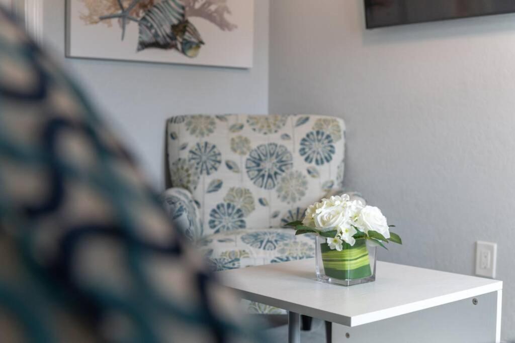 102-Tiny Treasure-Waterfront With Heated Pool Apartment เซนต์พีทบีช ภายนอก รูปภาพ