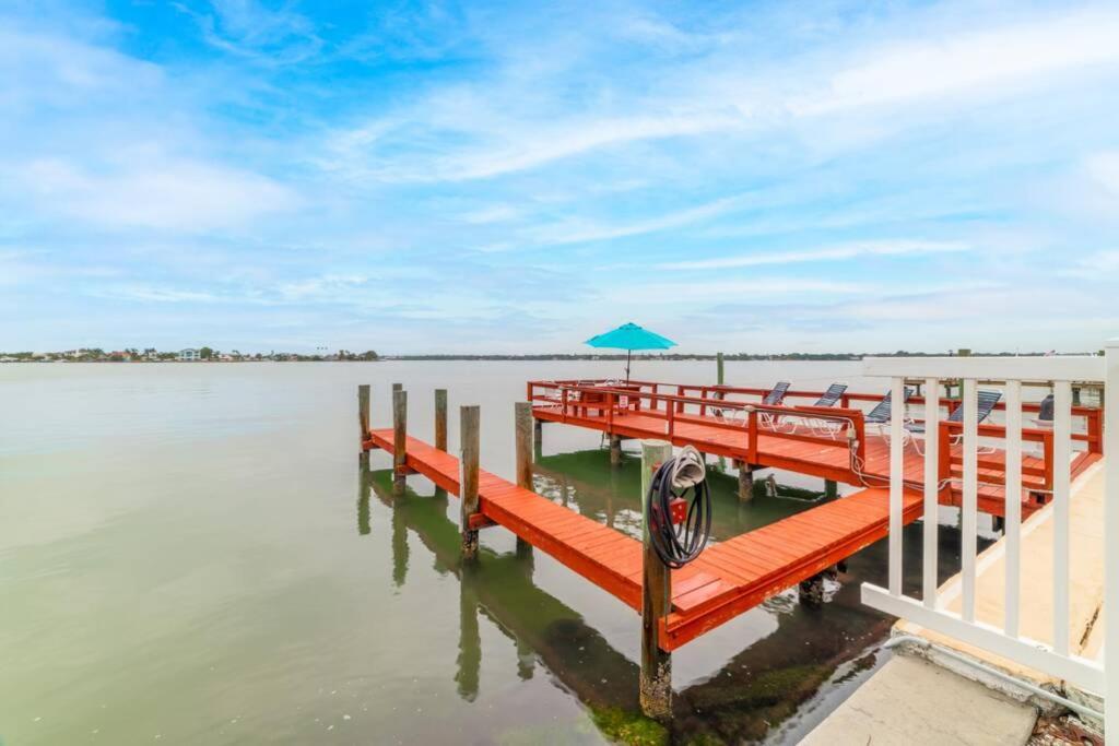 102-Tiny Treasure-Waterfront With Heated Pool Apartment เซนต์พีทบีช ภายนอก รูปภาพ