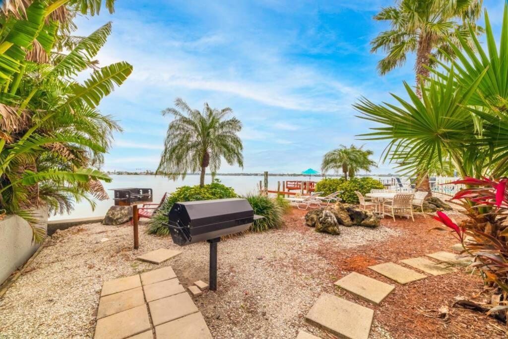 102-Tiny Treasure-Waterfront With Heated Pool Apartment เซนต์พีทบีช ภายนอก รูปภาพ